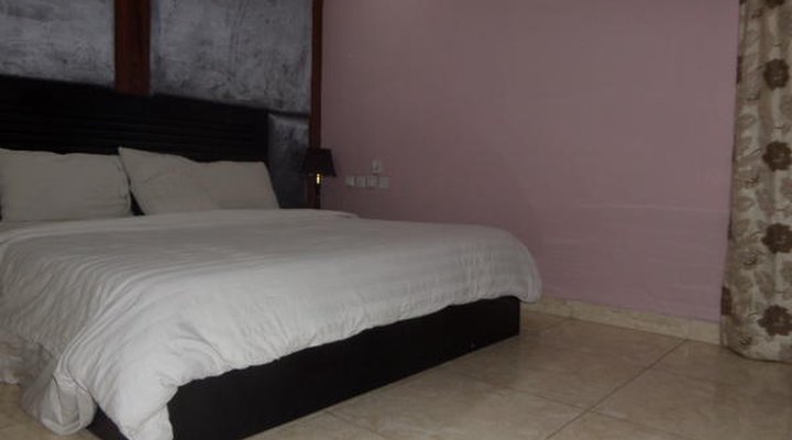 Serena Hotel & Suites