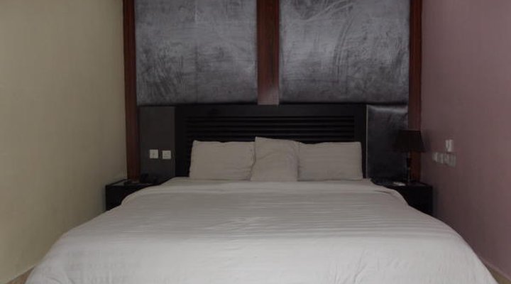 Serena Hotel & Suites