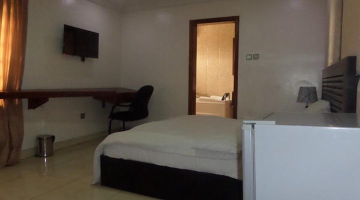 Serena Hotel & Suites