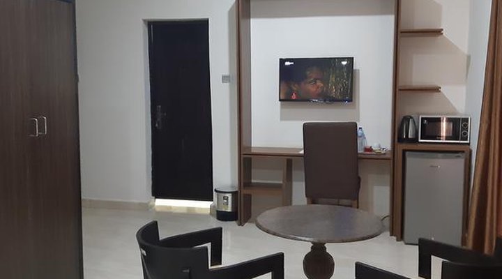 Josto Apartment & Suites