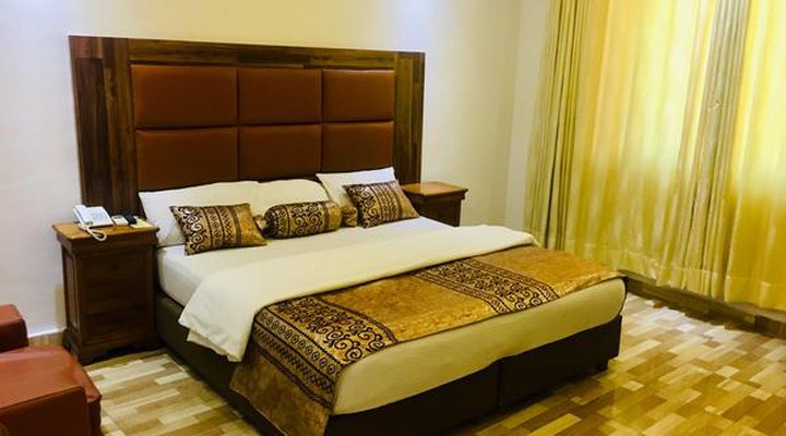 Peninsula Hotel & Towers