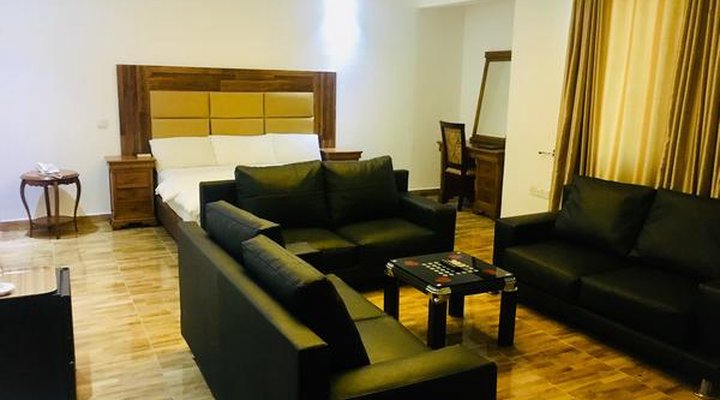 Peninsula Hotel & Towers