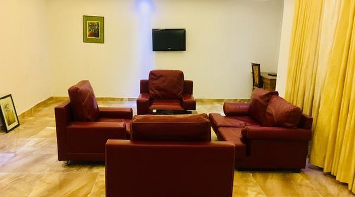 Peninsula Hotel & Towers