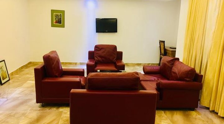 Peninsula Hotel & Towers