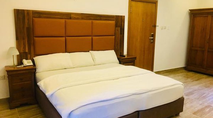 Peninsula Hotel & Towers