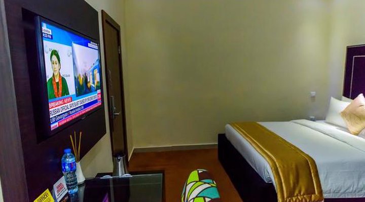 Cribville Hotel & Suites