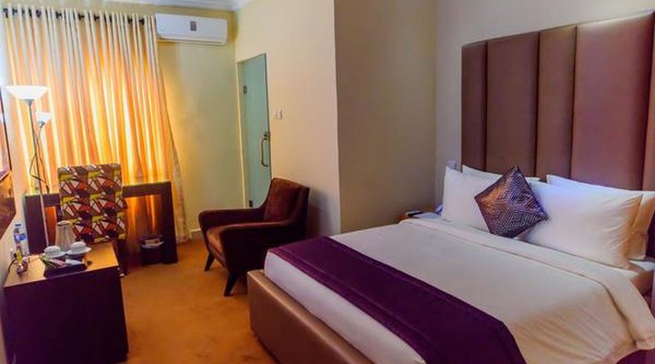 Cribville Hotel & Suites