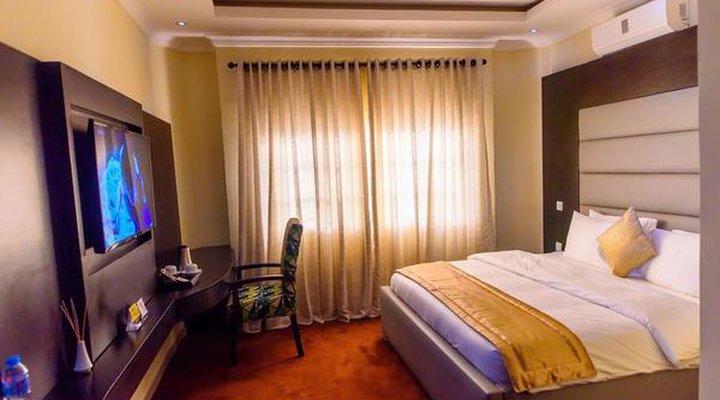 Cribville Hotel & Suites