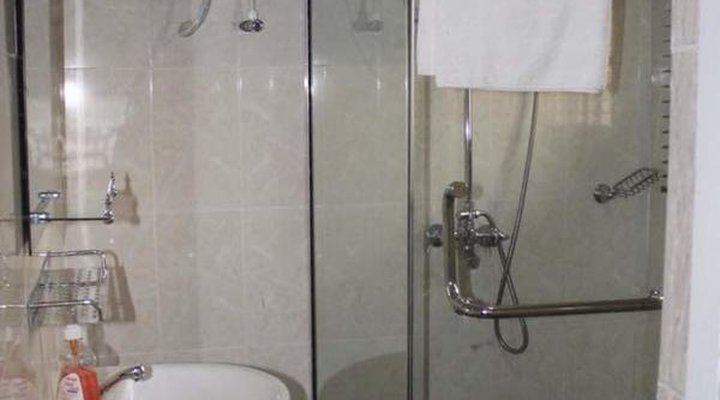 De-Golden Quest Hotel