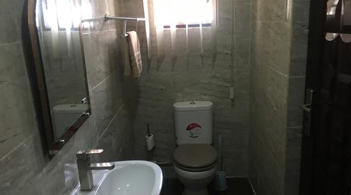 Momak 5 Hotel and Suites