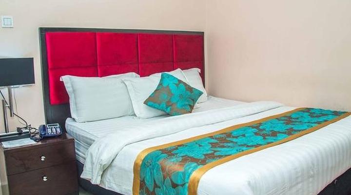 Royal Crest Hotel & Suites