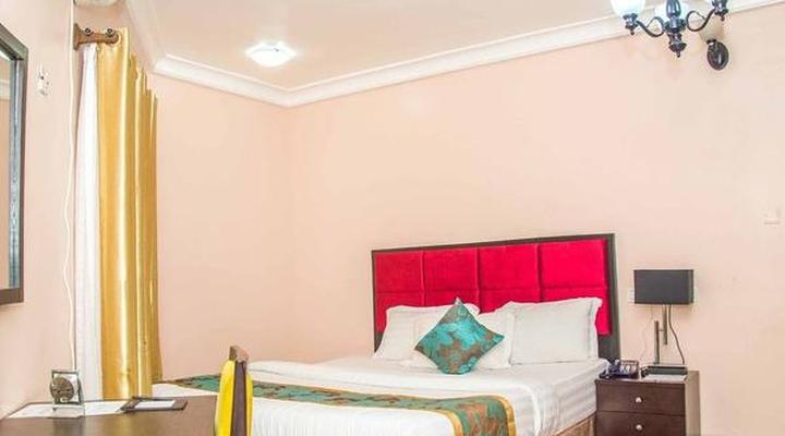 Royal Crest Hotel & Suites