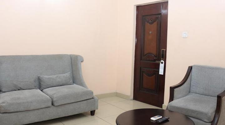 Royal Crest Hotel & Suites