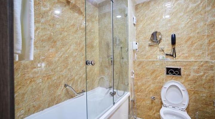 Corinthia Villa Hotel & Suites