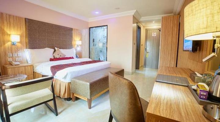 Corinthia Villa Hotel & Suites