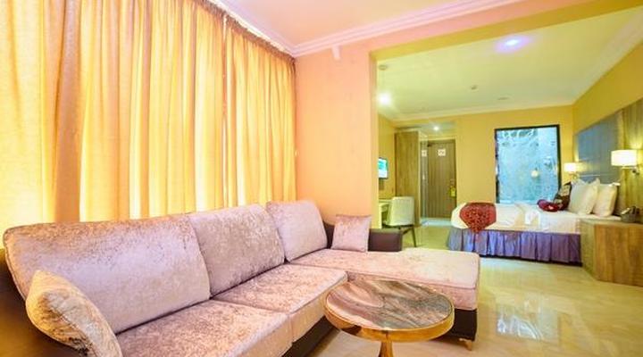 Corinthia Villa Hotel & Suites