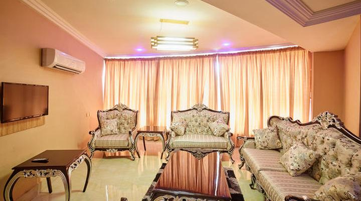 Corinthia Villa Hotel & Suites