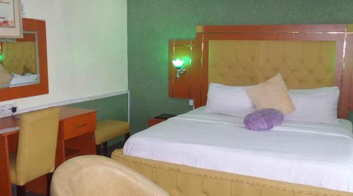 De Heavens Royal Hotel & Towers