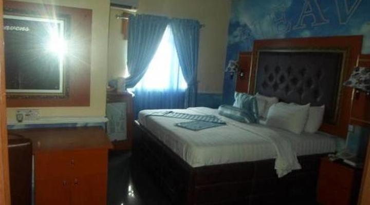 De Heavens Royal Hotel & Towers