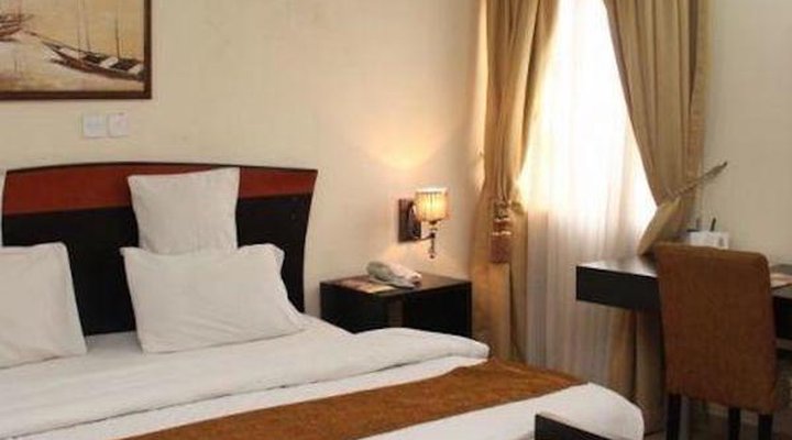 Class Suites Signature Opebi