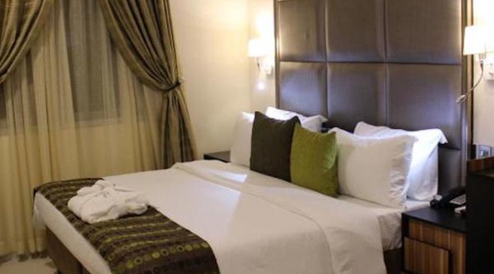 Class Suites Signature Opebi