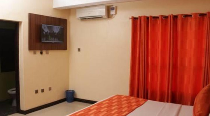 Kakanfo Inn & Conference Center