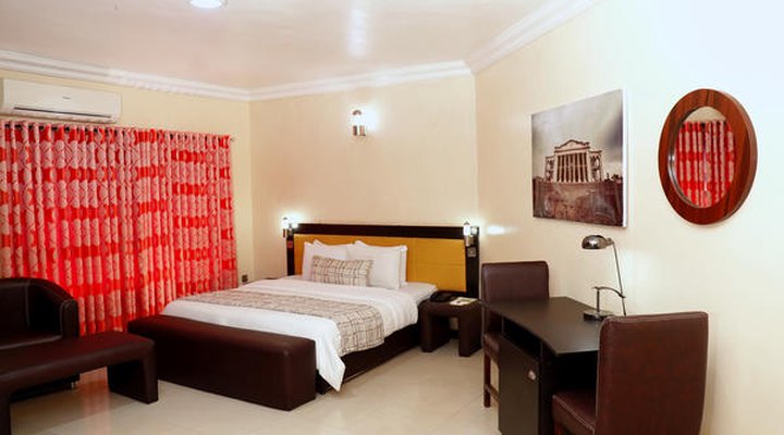 Kakanfo Inn & Conference Center