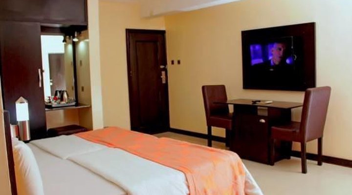 Kakanfo Inn & Conference Center