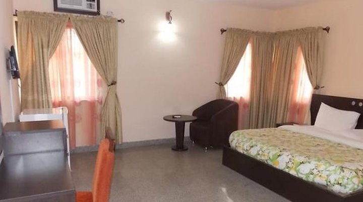 Benac Suites Hotel