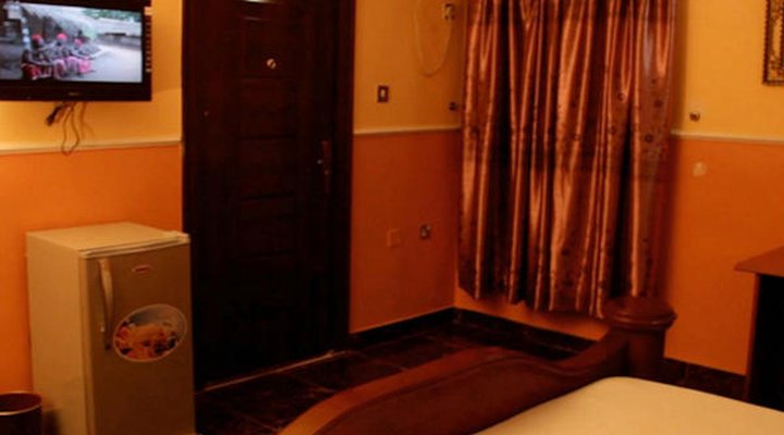Hi Point Hotel And Suites
