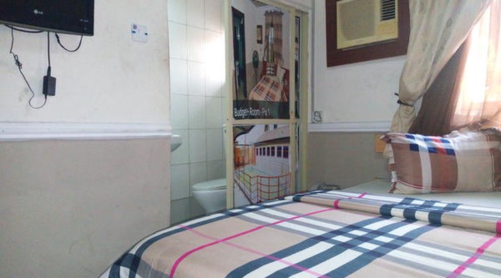 Aquatic Suite & Lounge