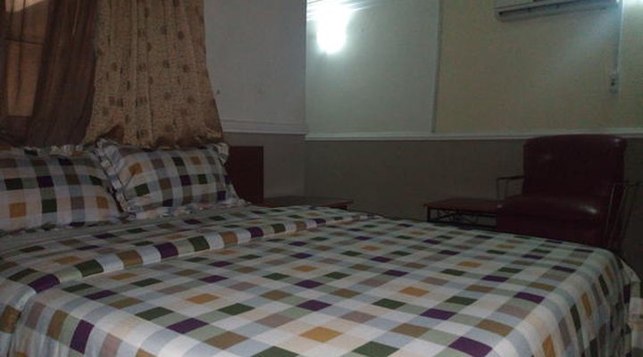 Aquatic Suite & Lounge