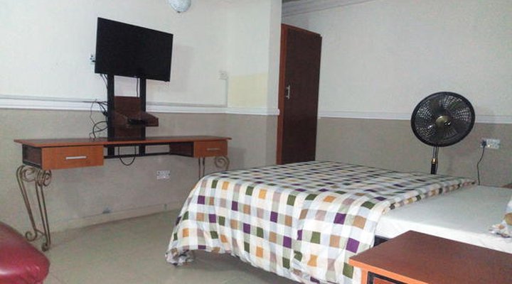 Aquatic Suite & Lounge