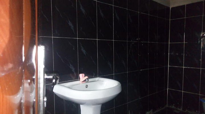 Aquatic Suite & Lounge