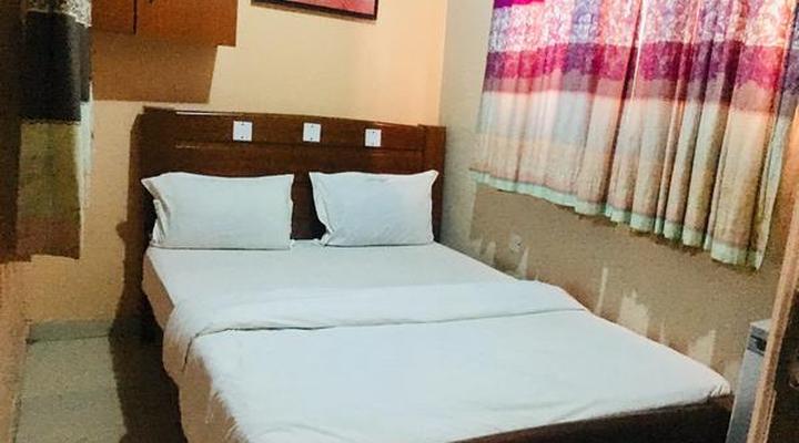 Euc Demodern Hotel & Suites