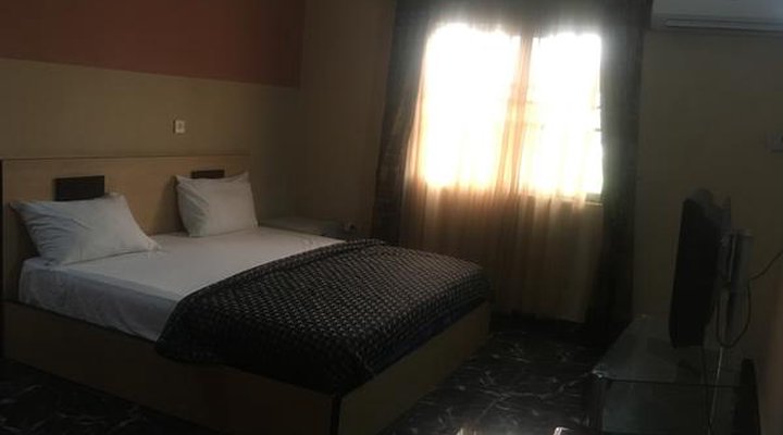 Bucker's Palace Hotel