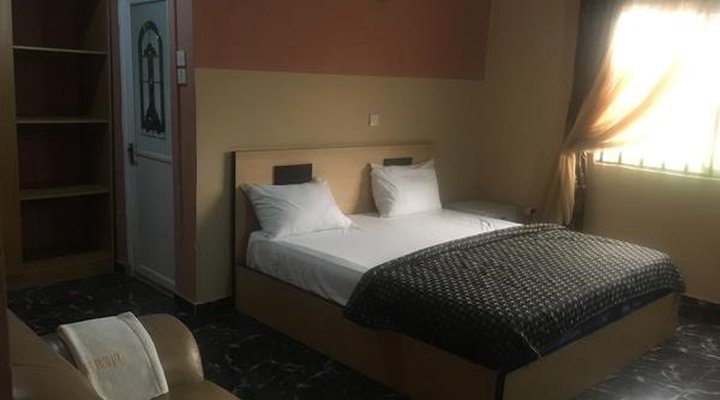 Bucker's Palace Hotel