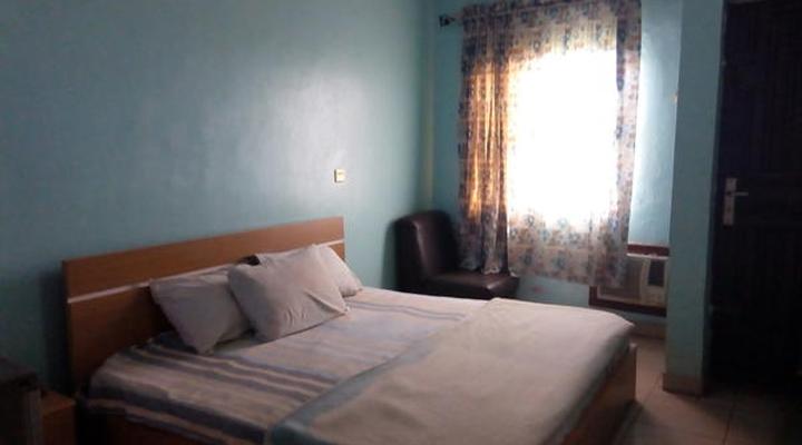 Adebayowa Hotel