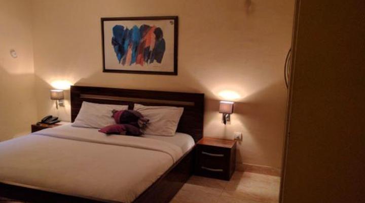 Porschester Apartment & Suite