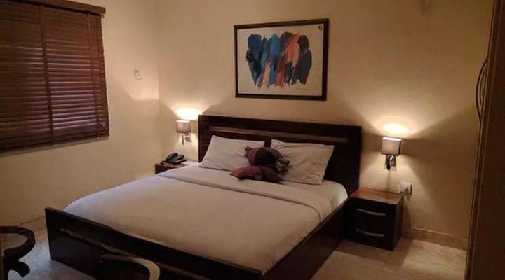 Porschester Apartment & Suite