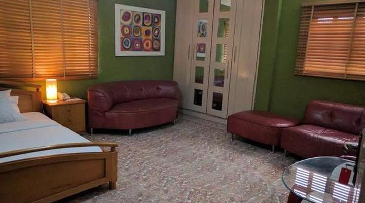 Porschester Apartment & Suite