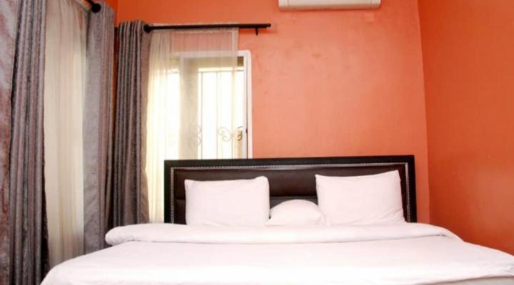 Ivon Suites