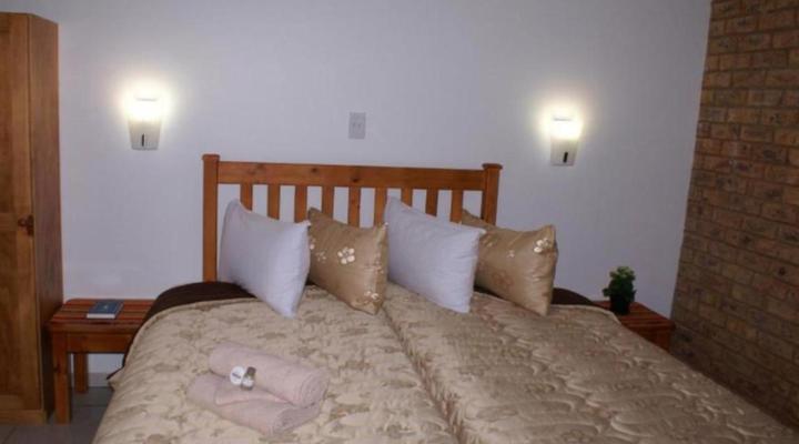 Airport Inn B&B and Emerald Guest House