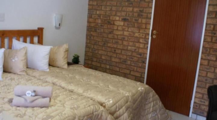 Airport Inn B&B and Emerald Guest House