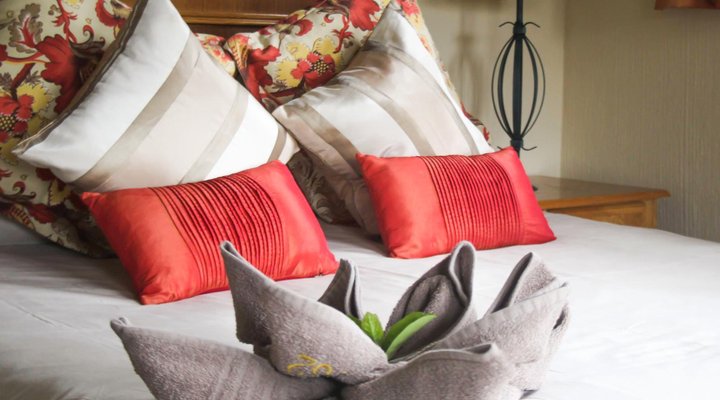Drakensberg Gardens Fairways - Heartwood Mountain Cottage