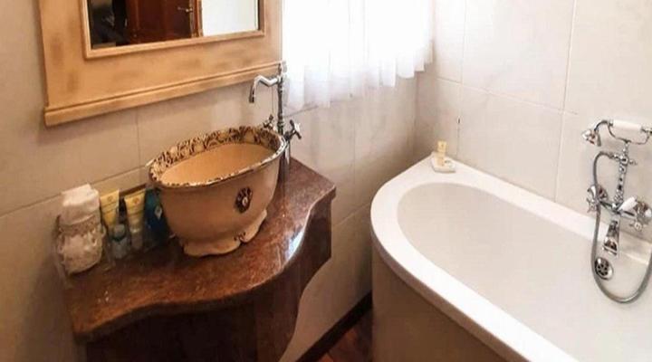 Art Lovers Guesthouse