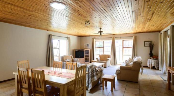 Albatross Beach Guest House - Barbier's Bliss