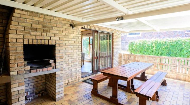 Albatross Beach Guest House - Barbier's Bliss