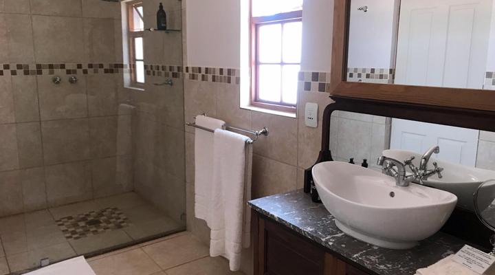 Royal Karoo Safari Lodge