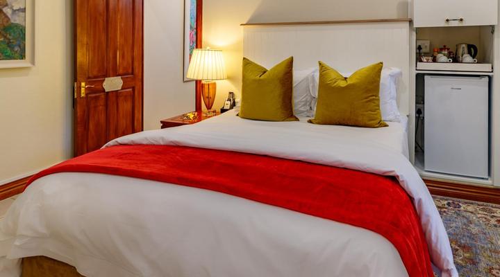 Christie's at 32 on Russell